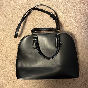 A new day black leather handbag 🖤